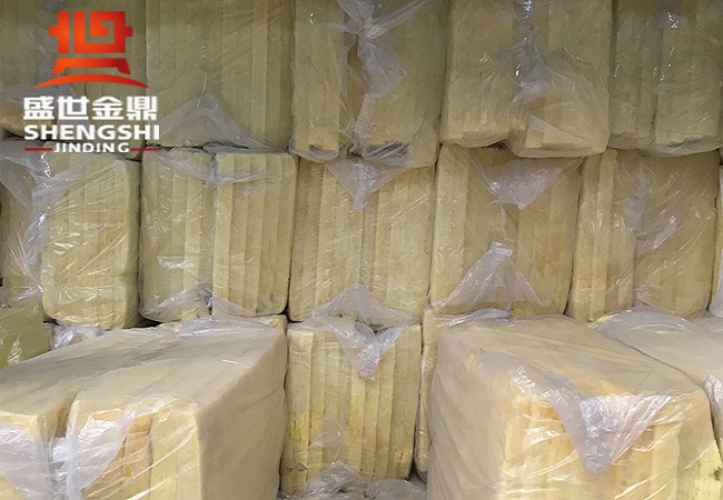 屋面玻璃棉的特點是什么，如何施工